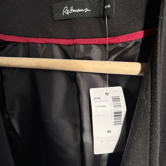 NWT Reitmans blazer, medium - Picture 2 of 3